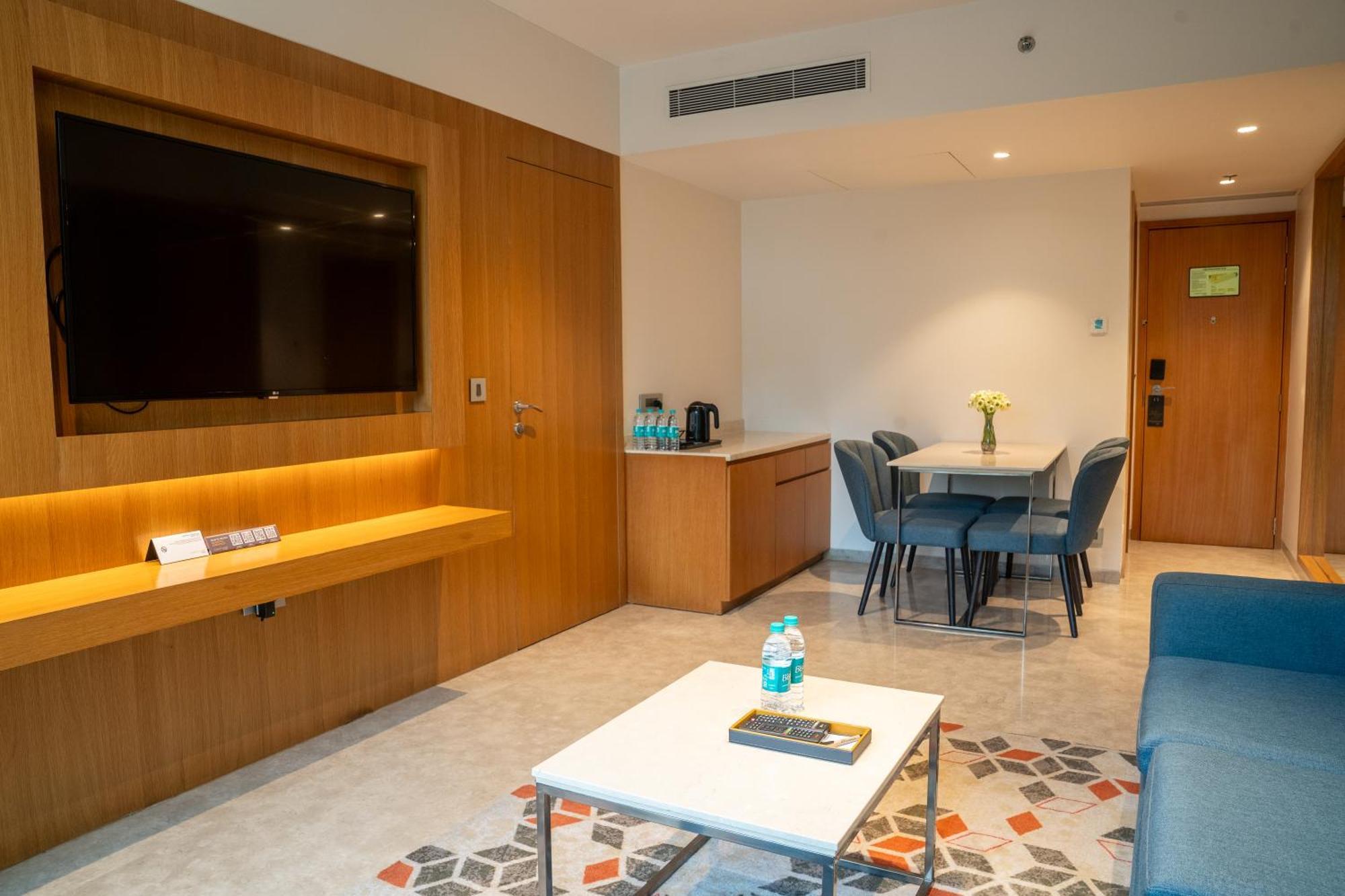 Отель Courtyard By Marriott Насик Экстерьер фото