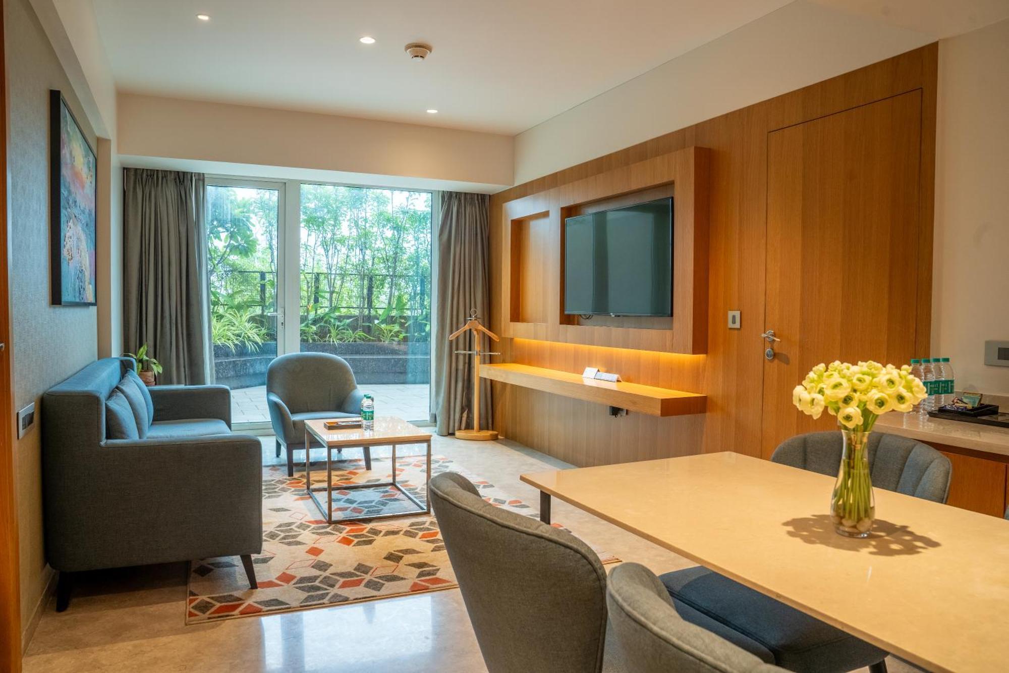 Отель Courtyard By Marriott Насик Экстерьер фото