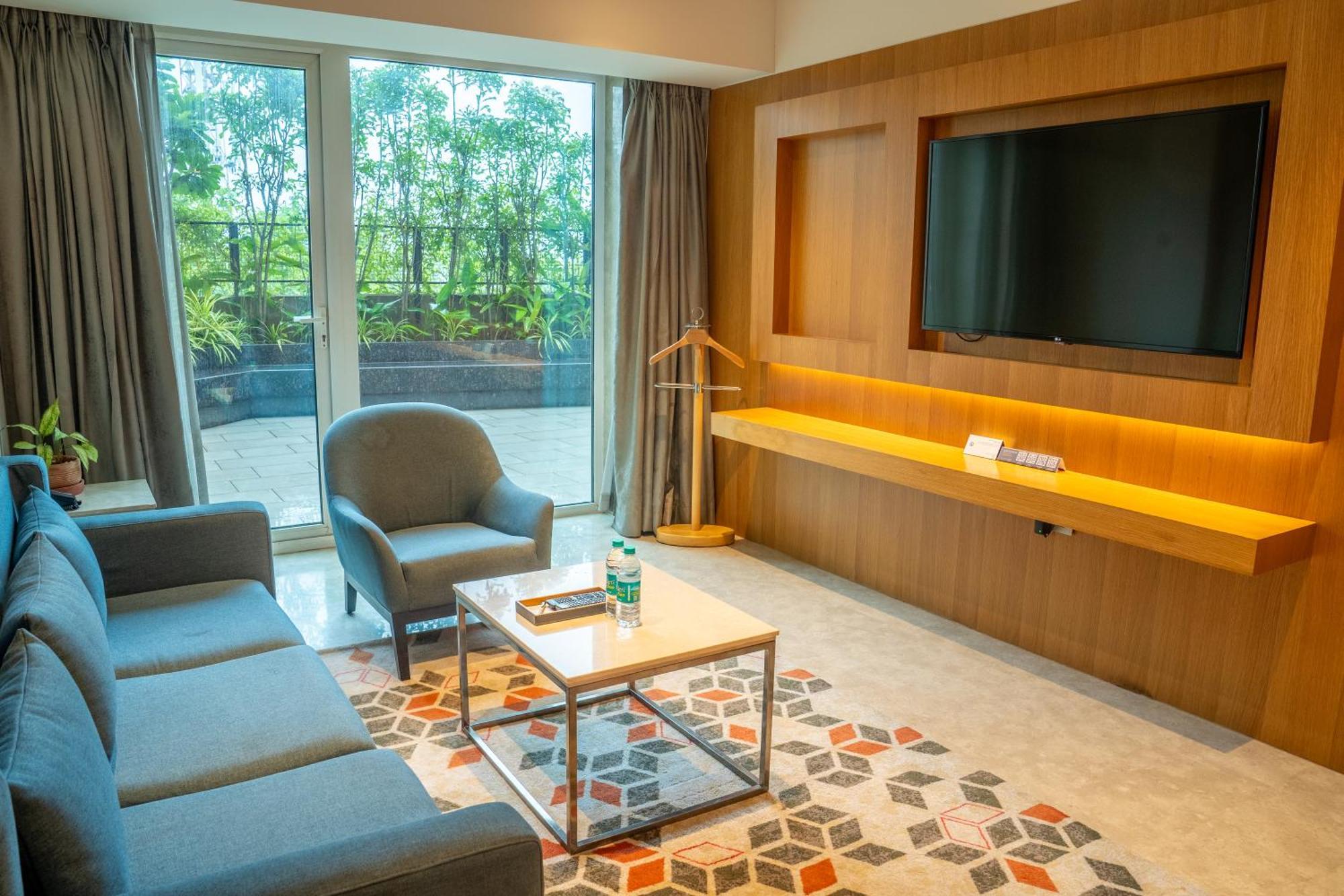 Отель Courtyard By Marriott Насик Экстерьер фото