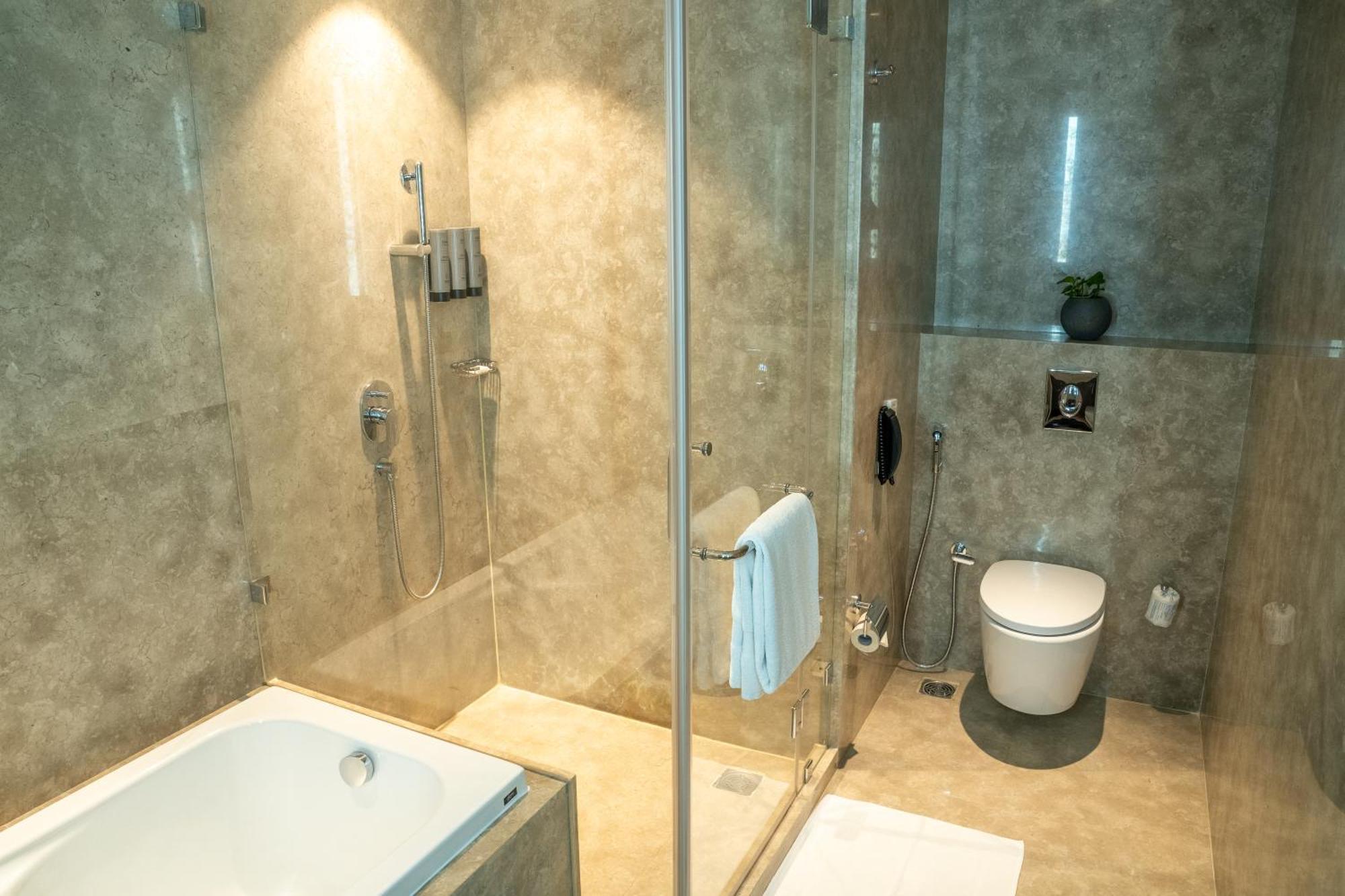 Отель Courtyard By Marriott Насик Экстерьер фото
